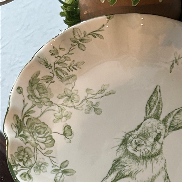 Green Floral Bunny Plate - Picture 5 of 6